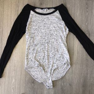 Bodysuit long sleeve baseball tee